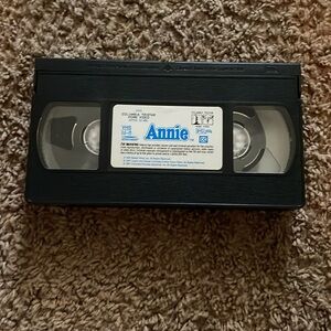 Annie movie on vhs